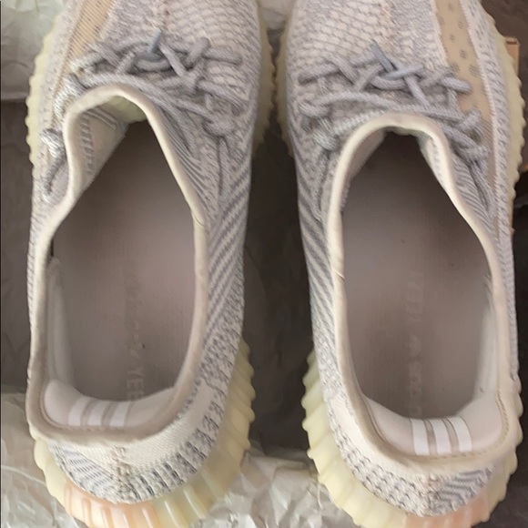 Yeezy Boost 350 V2 Lundmark Non reflective - Picture 4 of 6